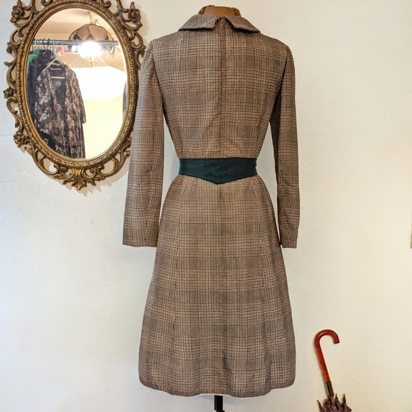 *SOLD* Adele Simpson for Dayton's Oval Room 1960s vintage tartan shirt dress - Picture 5 of 12